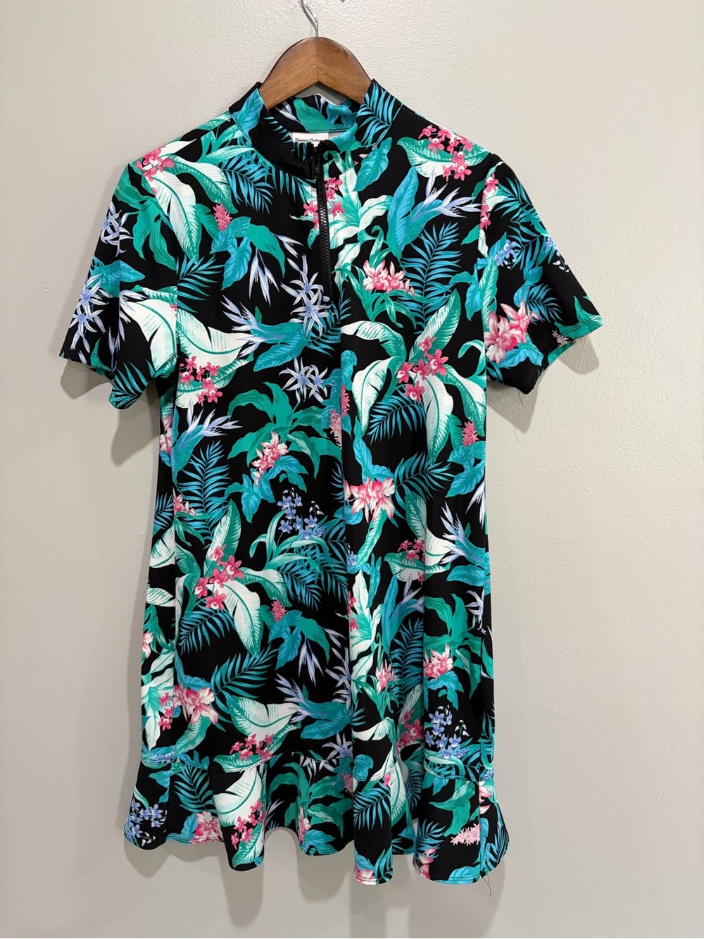 Tommy Bahama Golf Tropical Floral Short-Sleeve Dress in Black & Teal activewear